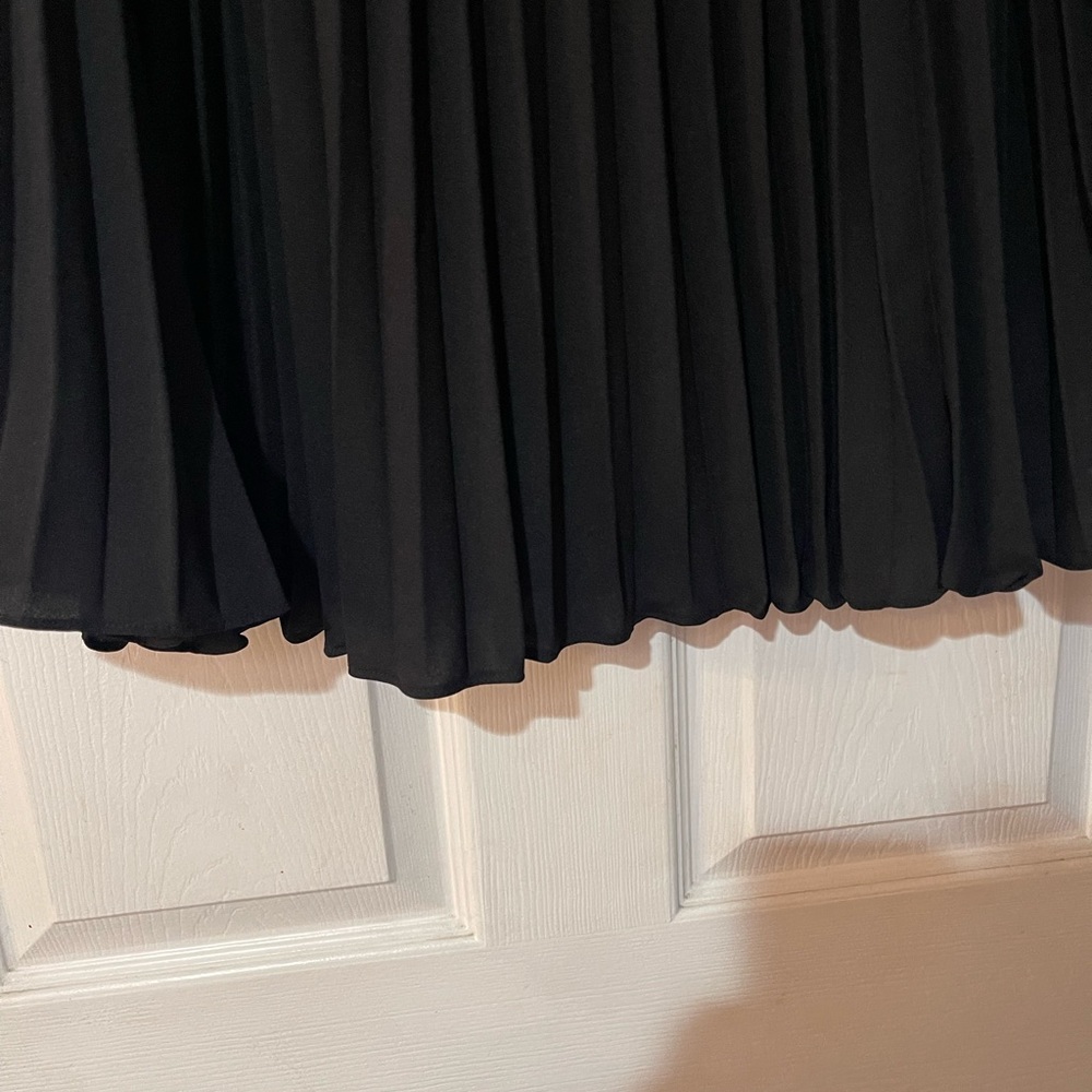 Pleated accordion black skirt - Picture 4 of 5
